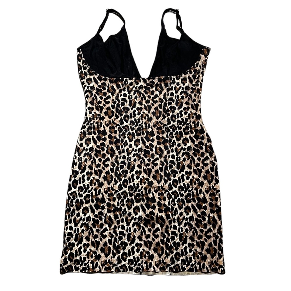 Victoria's Secret So Curvaceous Pushup
Shaping Slip with Panty Size L - Picture 4 of 7